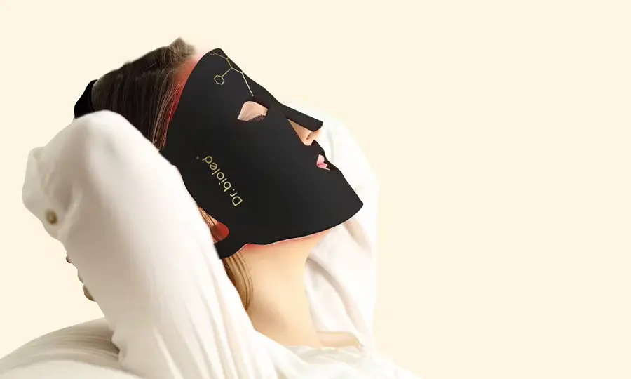 Hoe kies je het juiste LED masker. Fijn het genieten van een led behandeling met een led masker.